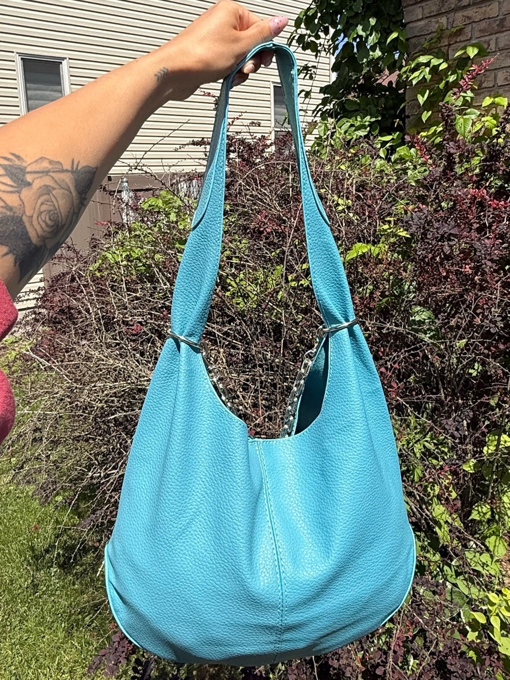 Y2K Blue Pebbled Leather Slouchy Crescent Hobo Shoulder Bag w/ Silver Chains - Picture 5 of 5